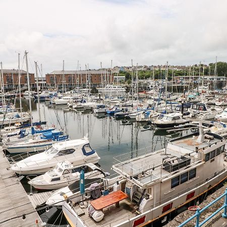 15 Sovereign House Apartment Milford Haven Exterior photo